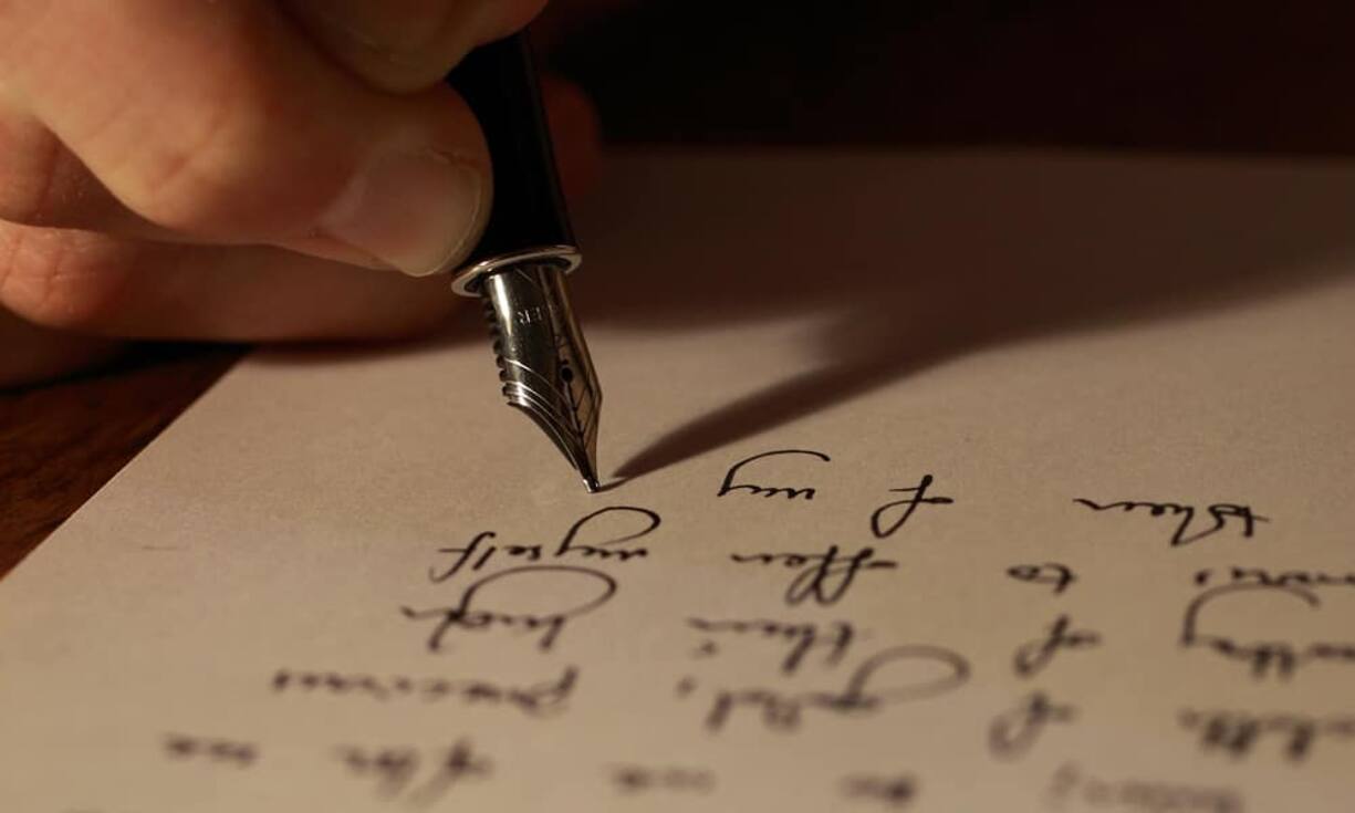 Weniger beliebt sind handgeschriebene Briefe - und das sowohl bei Frauen (37,6 Prozent) als auch bei Männern (25,3 Prozent).